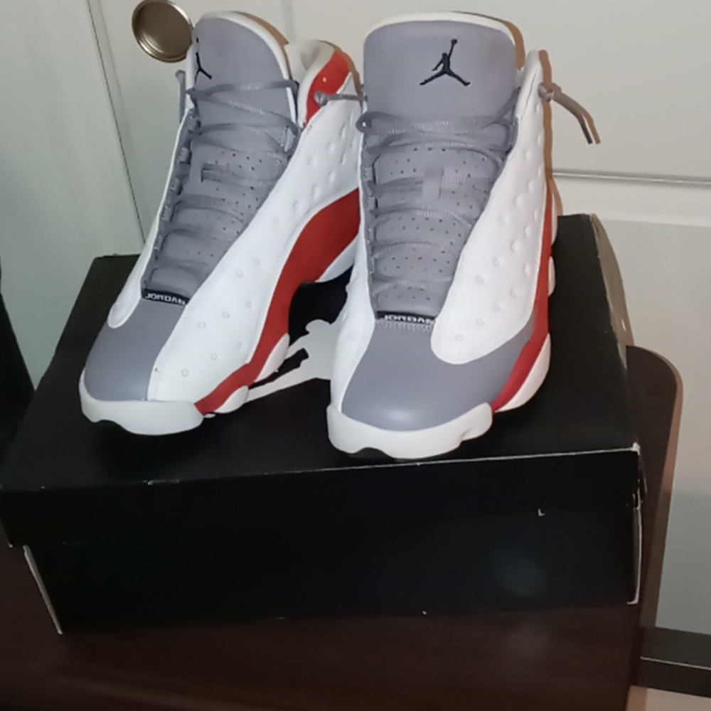 Air Jordan 13 Retro Grey Men size 10.5
